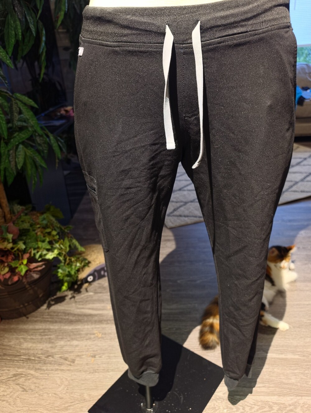 Figs Black Jogger Scrub Bottoms with Zip Pocket